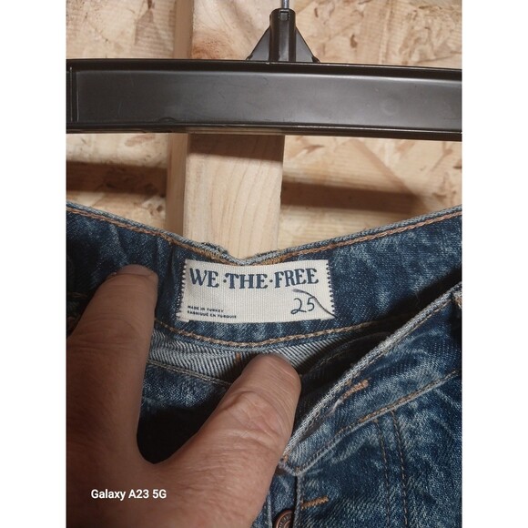 WE THE FREE Good Luck Mid-Rise Barrel Jeans Women's Size 25 - Picture 5 of 9